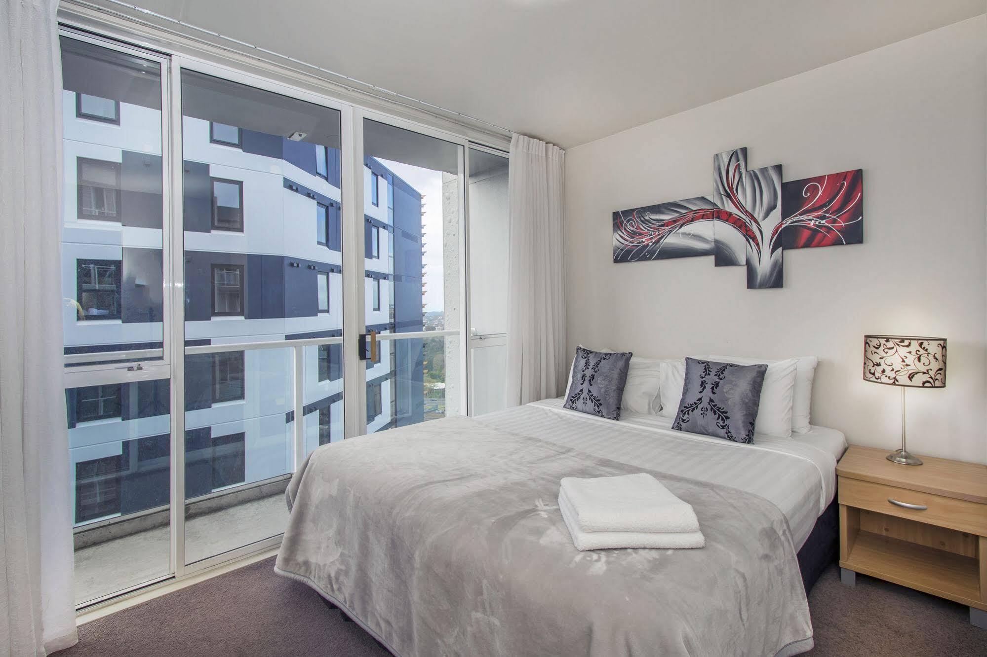 Crown On Cintra Lane Aparthotel Auckland Exterior photo